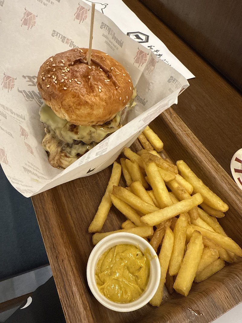 Riverside outdoor dining at Aburiya Robertson Quay