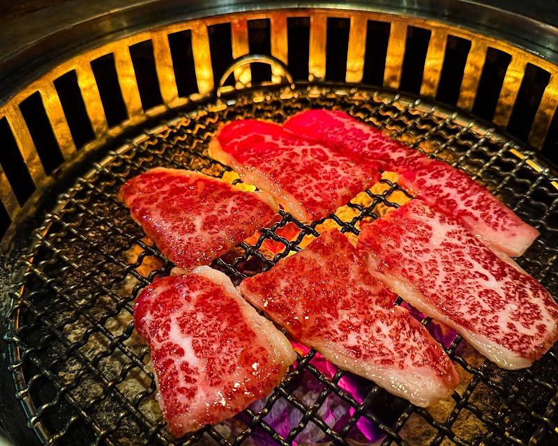 Wagyu Kiriotoshi Tokumori — assorted cut-ends platter