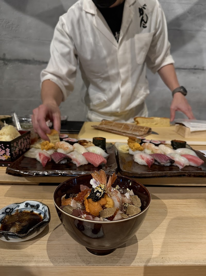 Chirashi don seafood bowl
