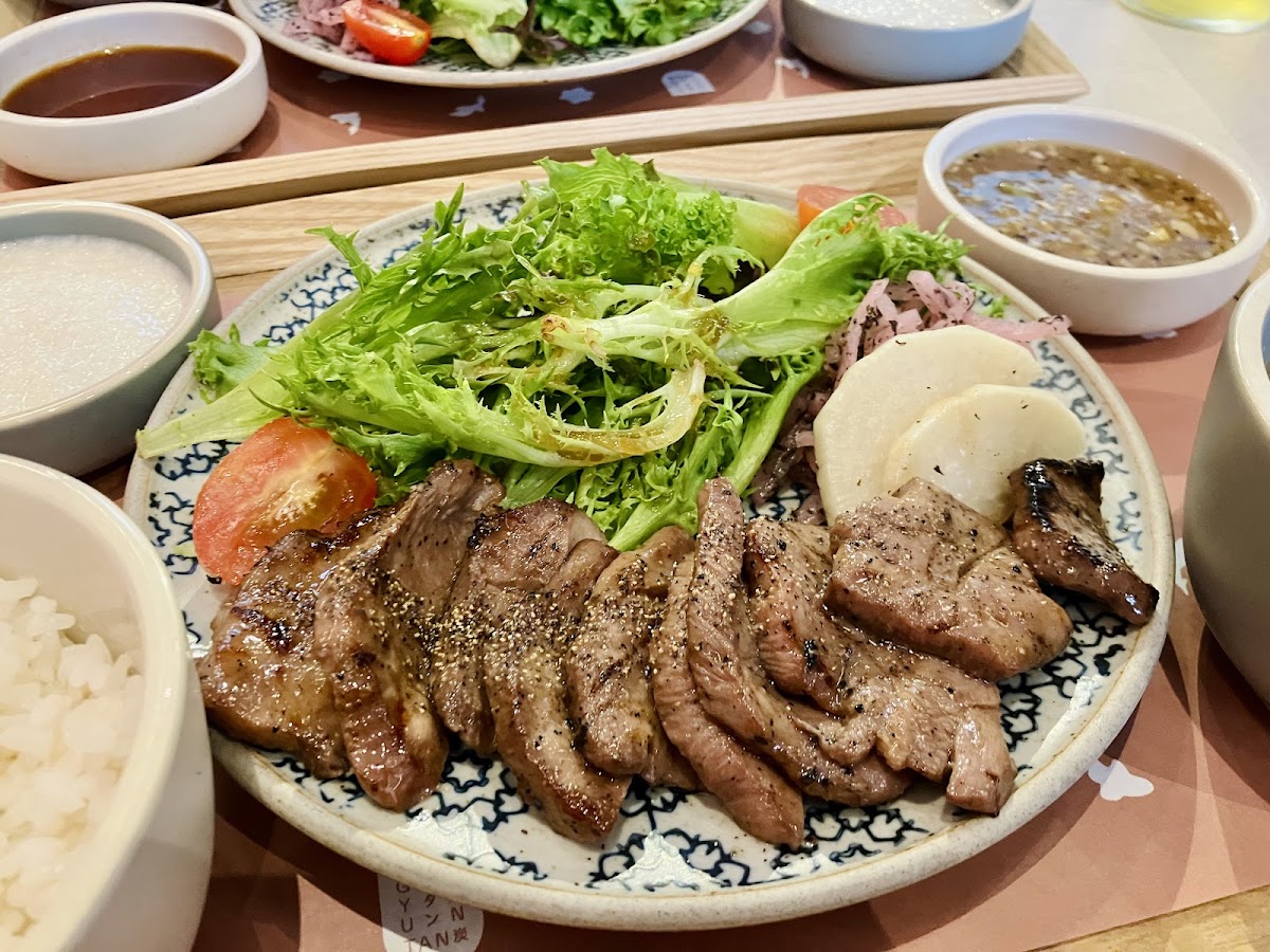 Gyutan-Tan chef preparation