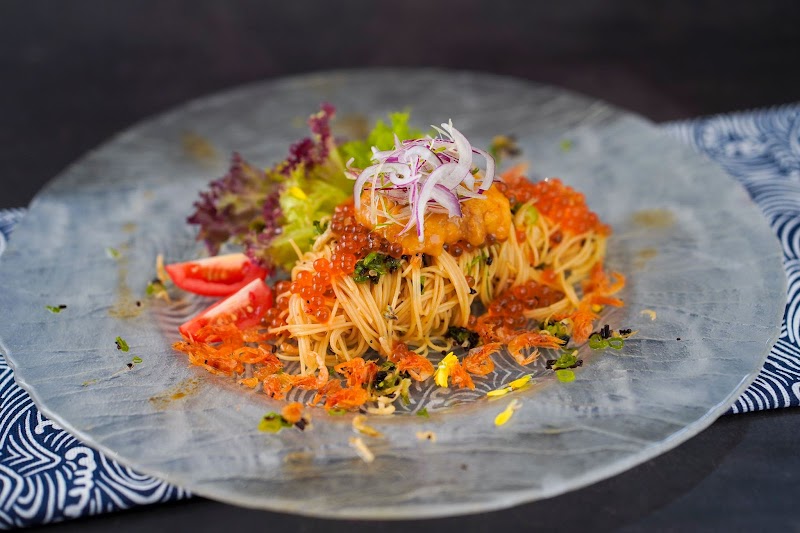 Modern izakaya interior counter seating Hanashizuku