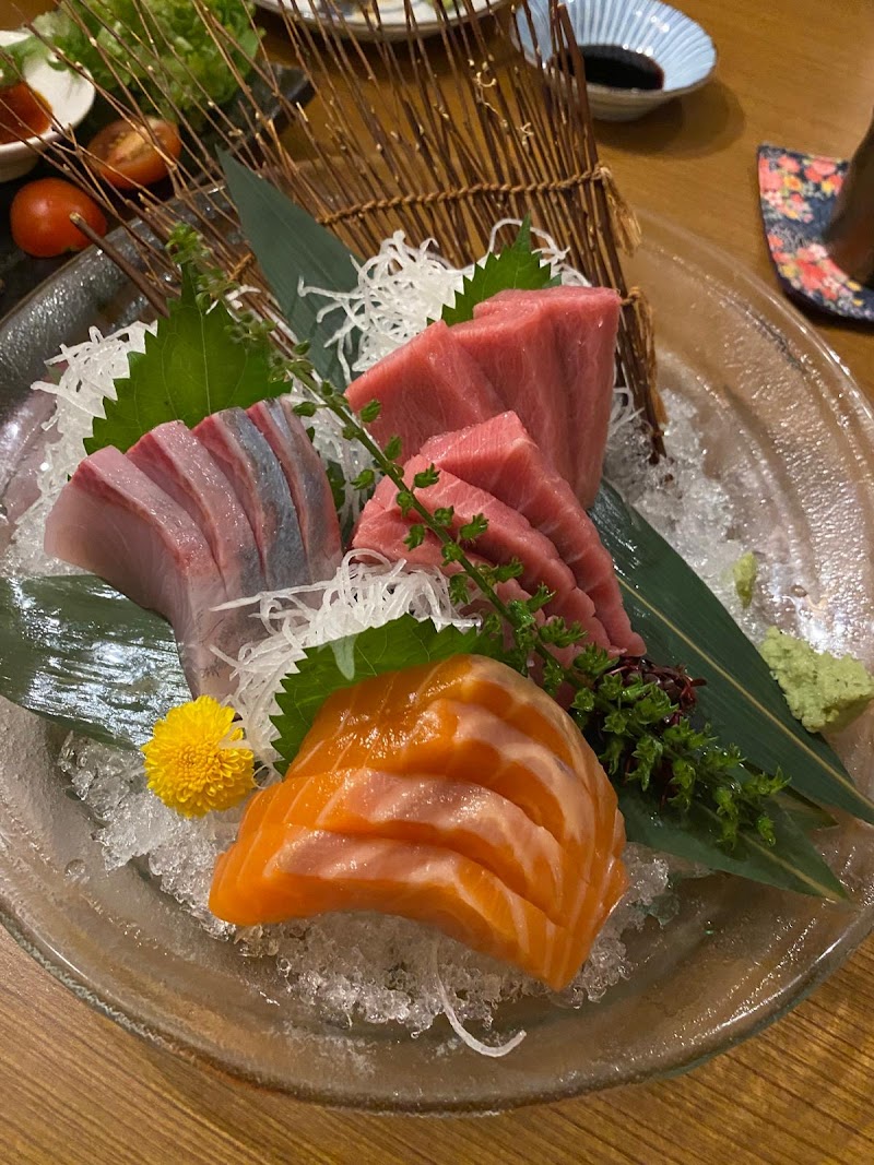 Chef Steven Lee preparing seasonal dishes