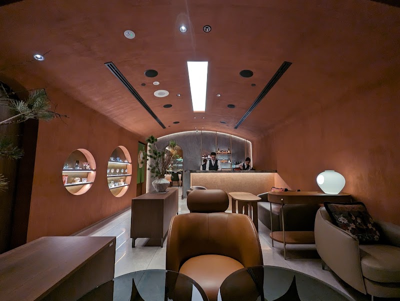 Hazuki kappo course plating with Kagami crystalware