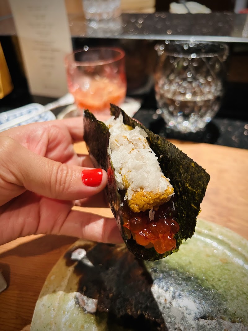 Uni in half shell gold flakes