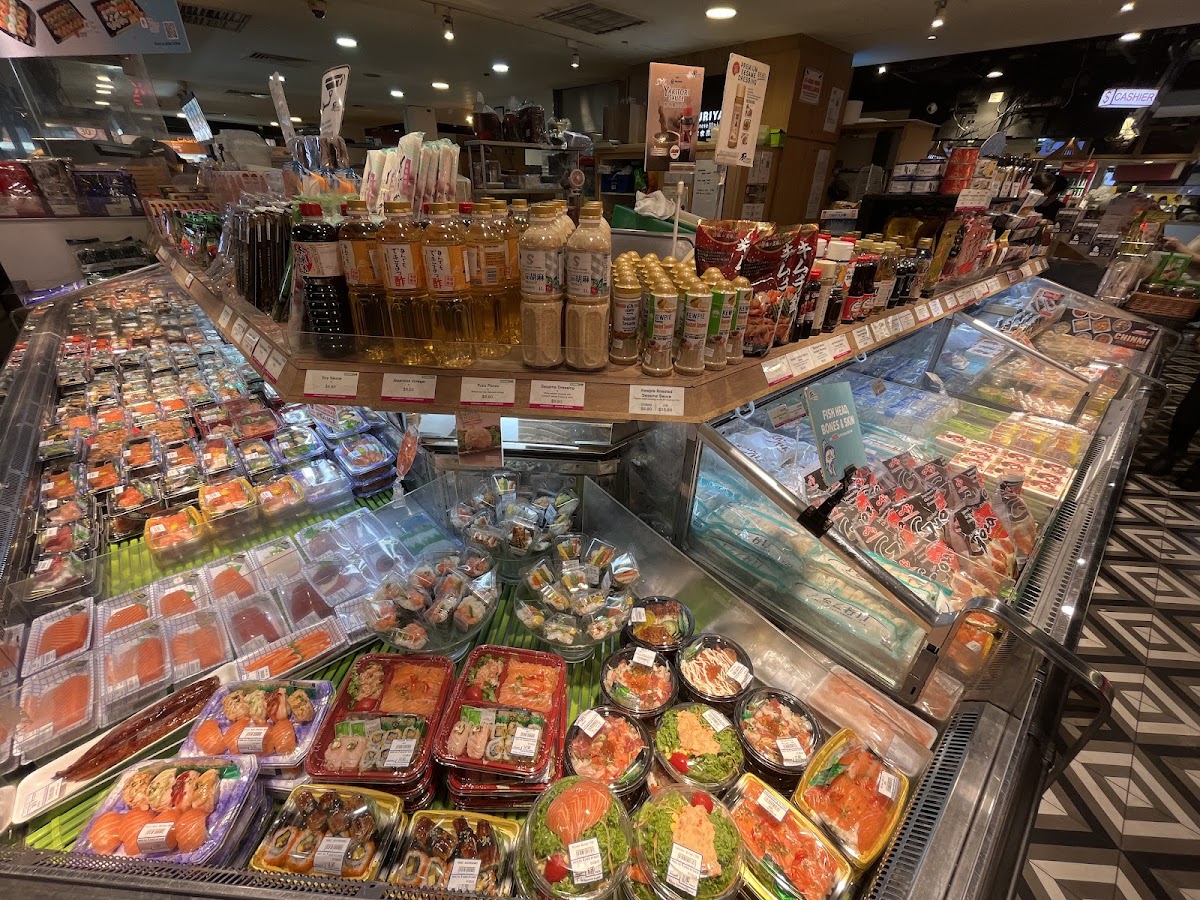 Kuriya sashimi platter