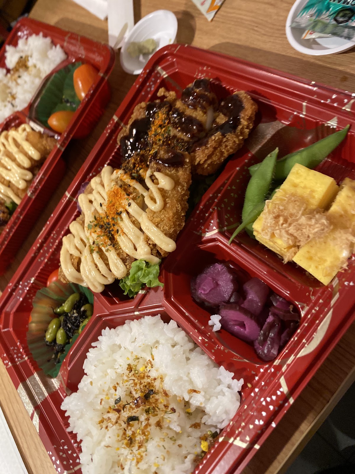 Kuriya salmon sashimi don