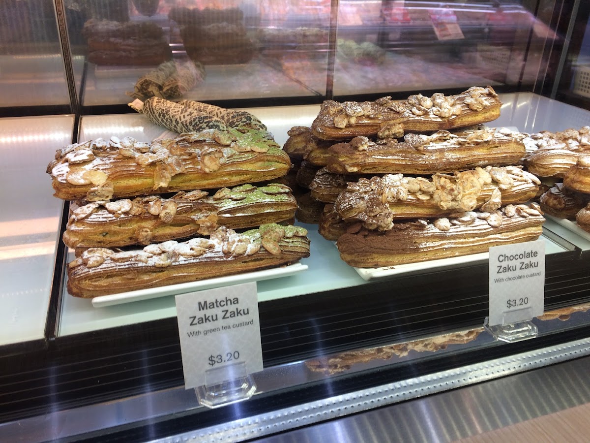 Kuriya salmon sashimi don