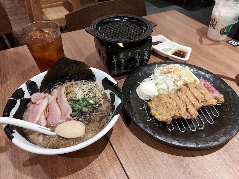 White Chashu Ramen — Menya Musashi's original creamy tonkotsu