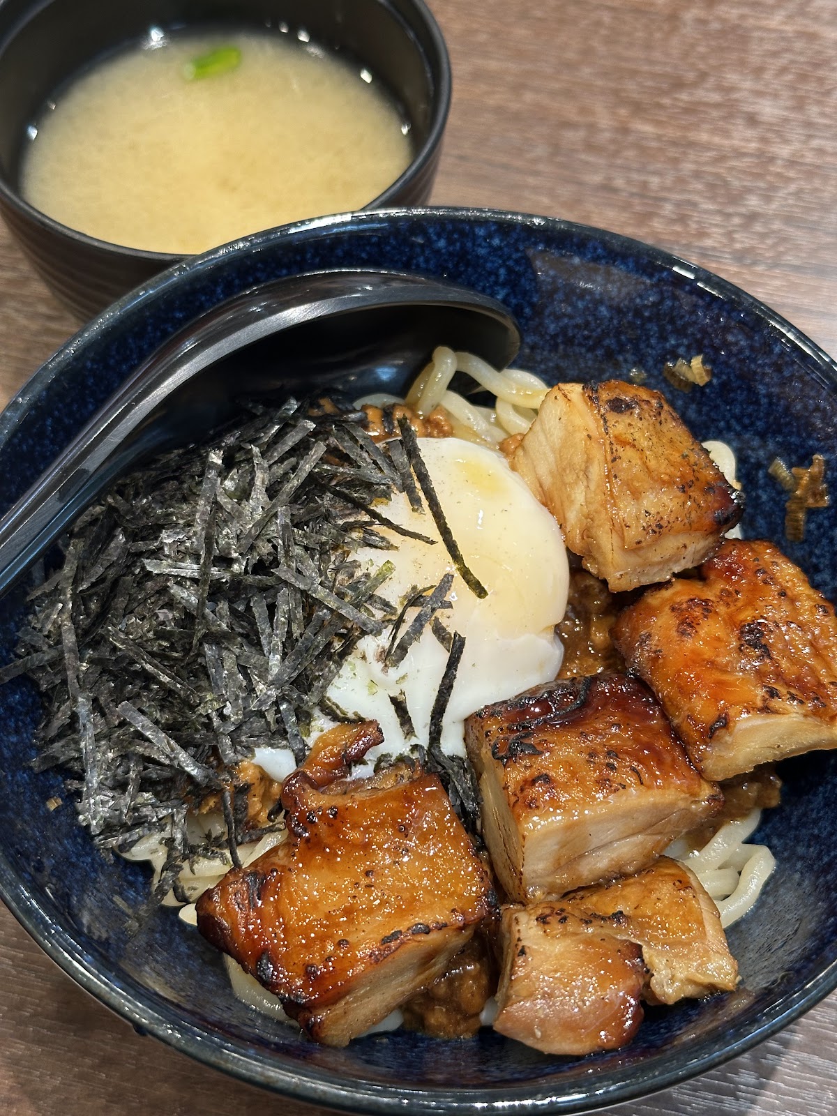 Menya Musashi garlic black ramen
