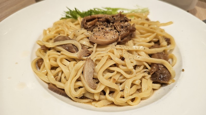 Milan Shokudo atmosphere