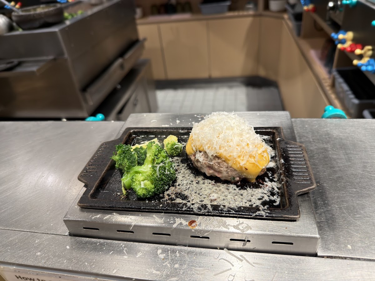 Niku Niku Oh Kome free-flow rice and miso soup