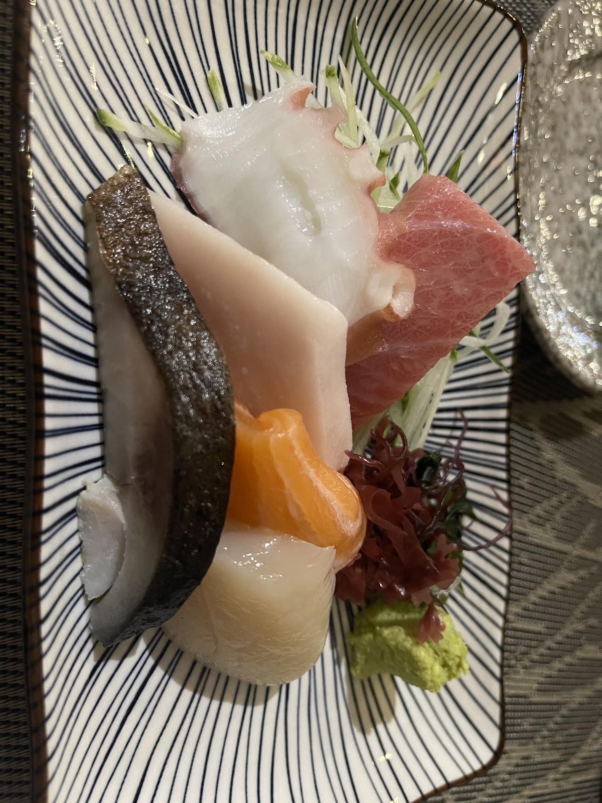 Peace Japanese Cuisine atmosphere