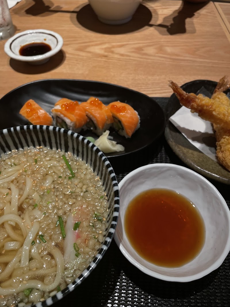 Sun With Moon Light JEM interior with window seating