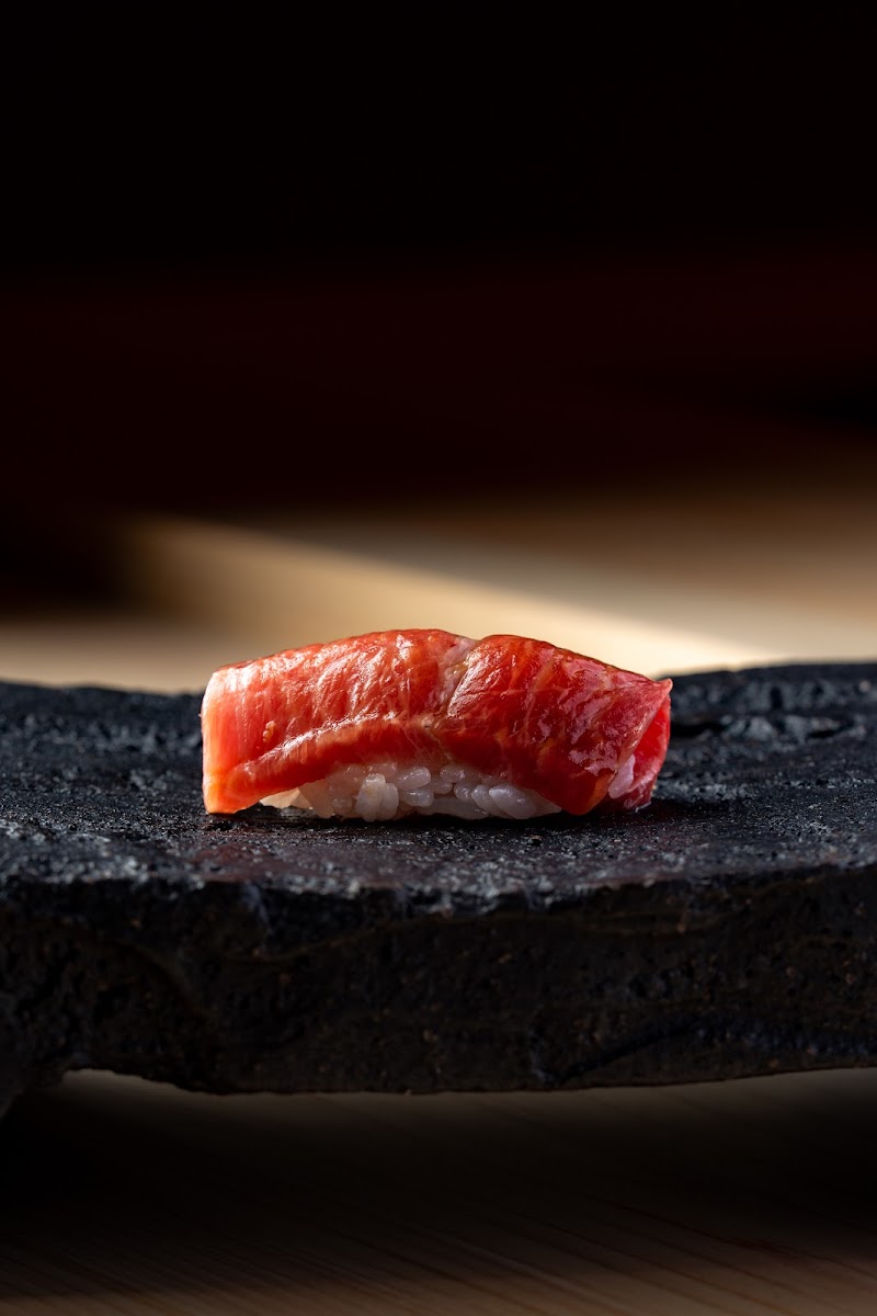 Sushi Sakuta interior