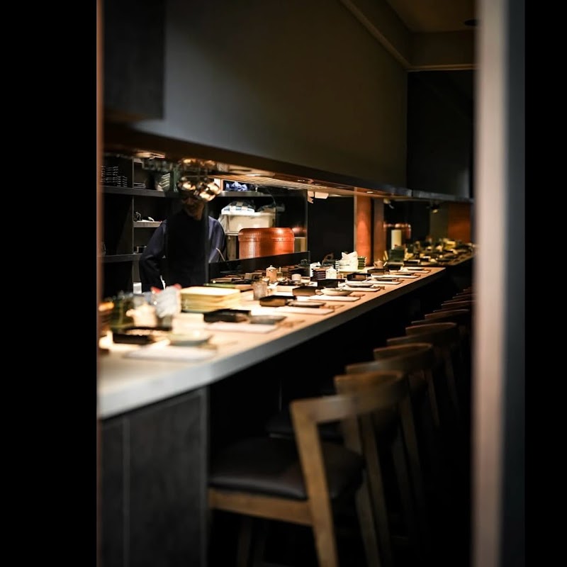 Tempura Shige feather-light prawn tempura golden crispy