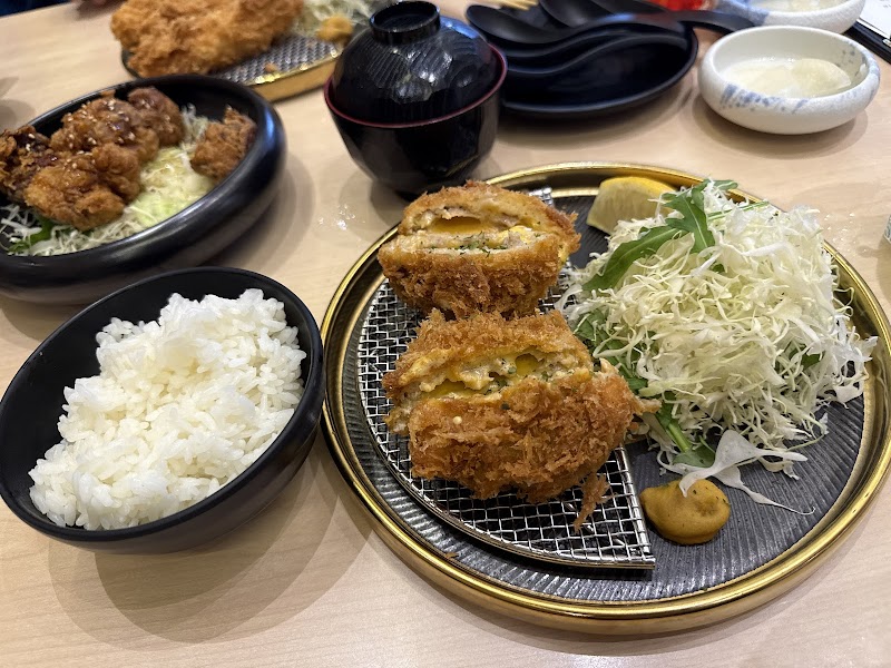 Sesame grinding mortar and tonkatsu sauce