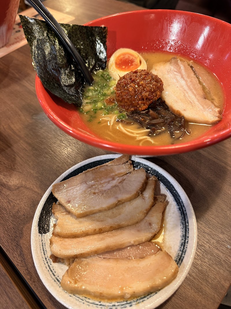 tonkotsu-kazan-ramen dish 3