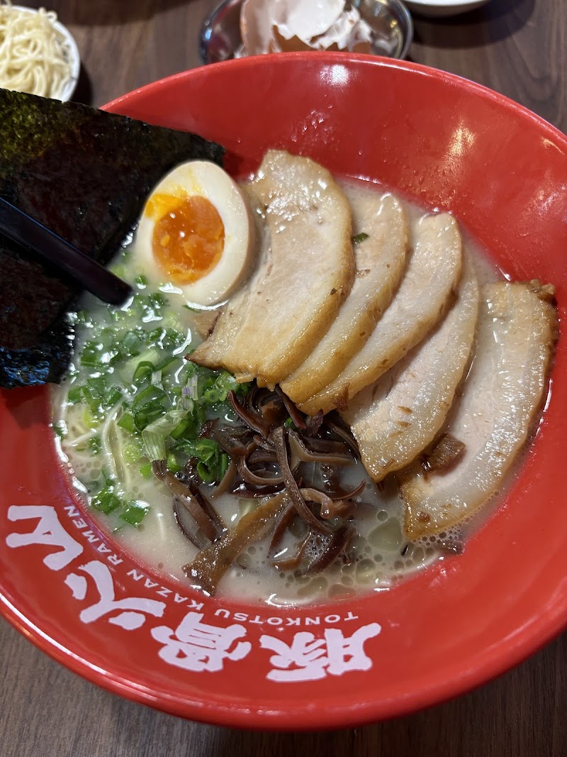 tonkotsu-kazan-ramen dish 4