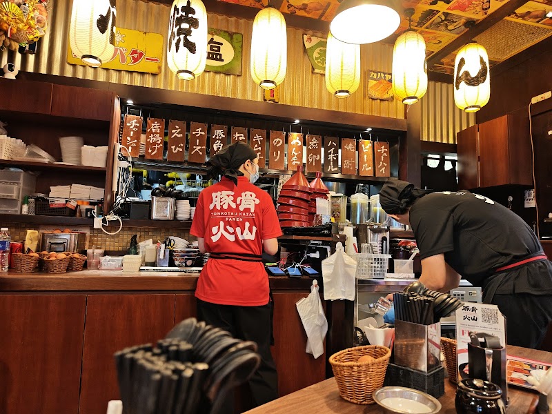 tonkotsu-kazan-ramen interior