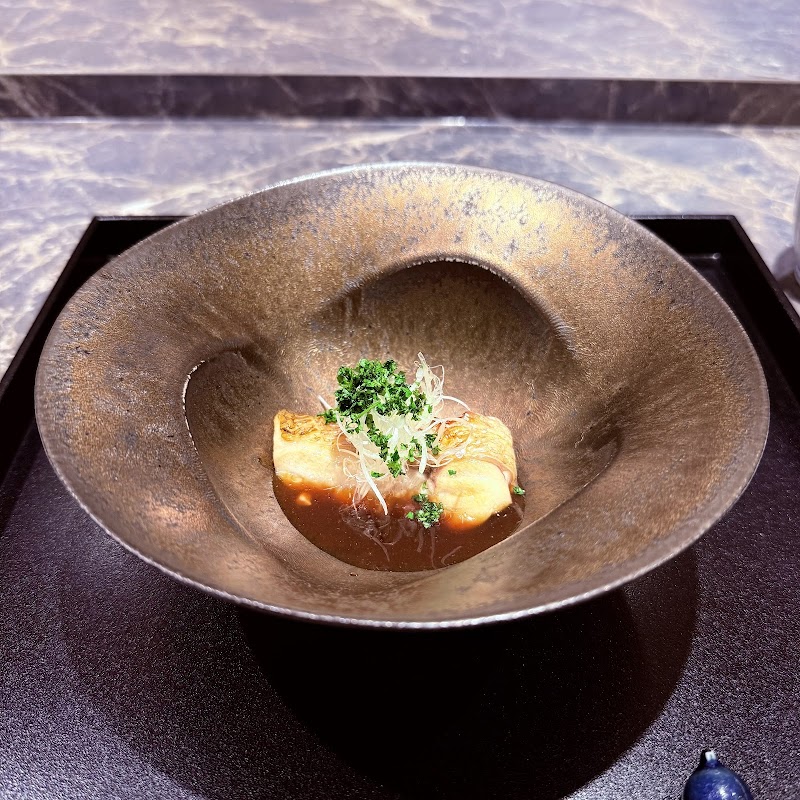 Wanmori clear dashi soup in century-old lacquerware